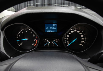 Подержанный автомобиль Ford Focus Wagon 2012 года (12 фото)