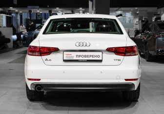 Подержанный автомобиль Audi A4 Sedan 2016 года (5 фото)