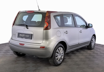 Подержанный автомобиль Nissan Note 2013 года (5 фото)