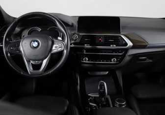 Подержанный автомобиль BMW X4 2019 года (11 фото)