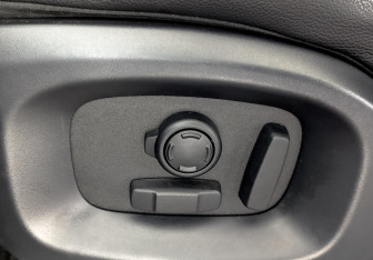 Подержанный автомобиль Land Rover Range Rover Sport 2015 года (29 фото)