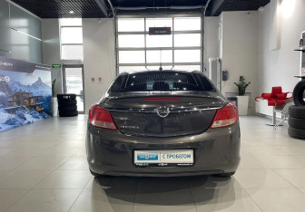 Подержанный автомобиль Opel Insignia Liftback 2013 года (5 фото)