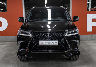 Подержанный автомобиль Lexus LX 2018 года (2 фото)