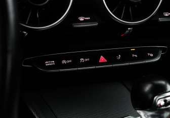 Подержанный автомобиль Audi TT Coupe 2015 года (23 фото)