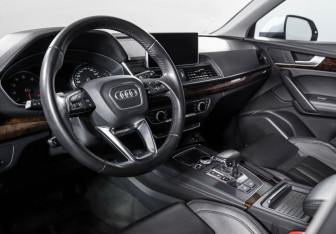 Подержанный автомобиль Audi Q5 2017 года (14 фото)