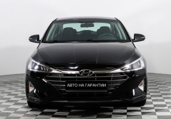 Подержанный автомобиль Hyundai Elantra Sedan 2019 года (2 фото)