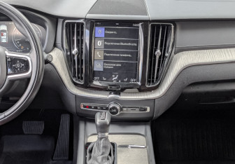 Подержанный автомобиль Volvo XC60 2019 года (29 фото)