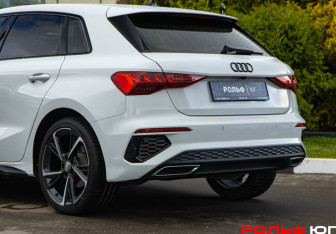 Подержанный автомобиль Audi A3 Hatchback 2020 года (20 фото)