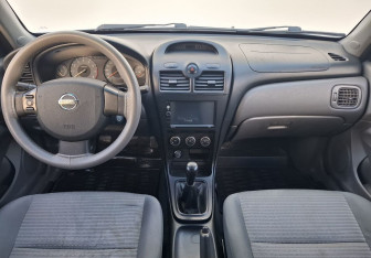 Подержанный автомобиль Nissan Almera Classic 2011 года (12 фото)