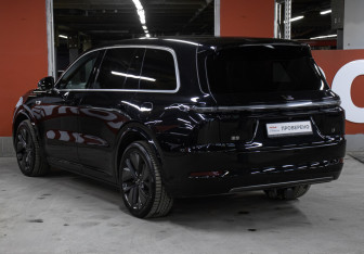 Подержанный автомобиль LiXiang L9 2023 года (7 фото)