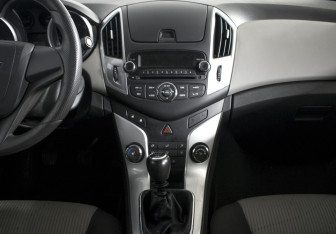 Подержанный автомобиль Chevrolet Cruze Sedan 2013 года (9 фото)