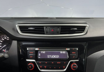 Подержанный автомобиль Nissan Qashqai 2017 года (15 фото)