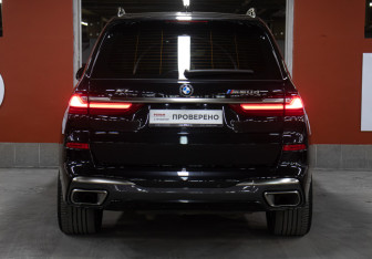 Подержанный автомобиль BMW X7 2019 года (6 фото)