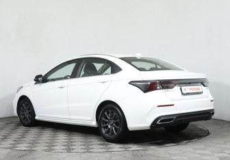 Подержанный автомобиль Omoda S5 2024 года (7 фото)