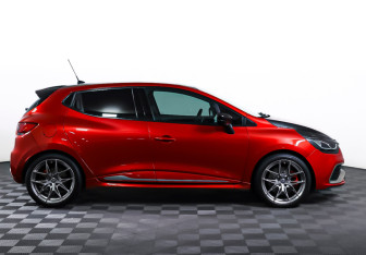 Подержанный автомобиль Renault Clio RS 2014 года (4 фото)