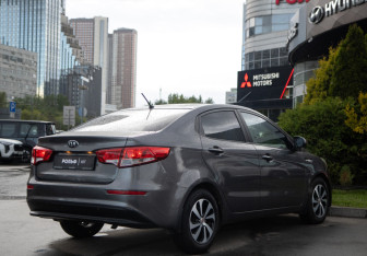 Подержанный автомобиль Kia Rio Hatchback 2020 года (4 фото)