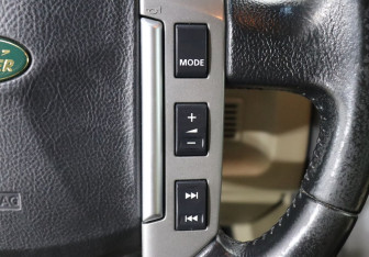 Подержанный автомобиль Land Rover Discovery 2008 года (15 фото)