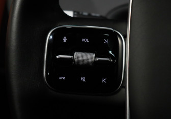 Подержанный автомобиль LiXiang L6 2024 года (21 фото)