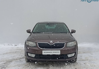 Подержанный автомобиль Skoda Octavia Liftback 2016 года (2 фото)
