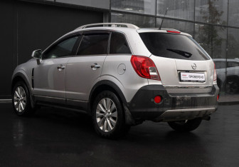 Подержанный автомобиль Opel Antara 2013 года (7 фото)