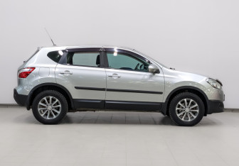 Подержанный автомобиль Nissan Qashqai 2013 года (4 фото)
