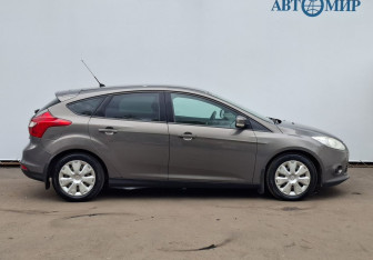 Подержанный автомобиль Ford Focus Hatchback 2011 года (4 фото)