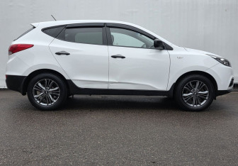 Подержанный автомобиль Hyundai ix35 2015 года (4 фото)