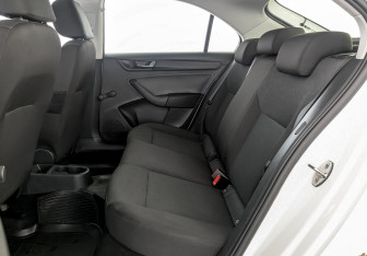 Подержанный автомобиль Skoda Rapid Liftback 2019 года (12 фото)