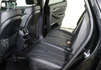 Подержанный автомобиль Hyundai Santa Fe 2019 года (18 фото)