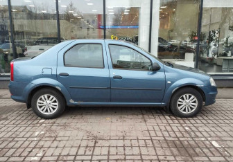 Подержанный автомобиль Renault Logan Sedan 2011 года (4 фото)