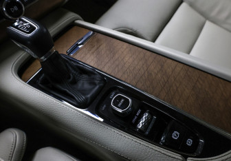 Подержанный автомобиль Volvo XC90 2016 года (19 фото)