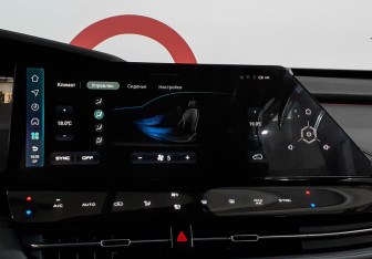 Подержанный автомобиль Changan UNI-K 2023 года (12 фото)