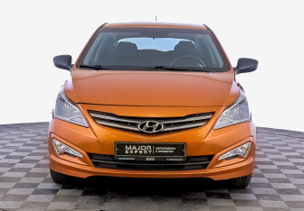 Подержанный автомобиль Hyundai Solaris Hatchback 2015 года (2 фото)