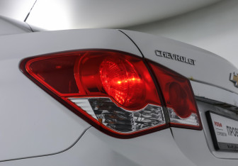 Подержанный автомобиль Chevrolet Cruze Sedan 2012 года (17 фото)
