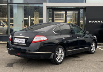 Подержанный автомобиль Nissan Teana 2012 года (5 фото)