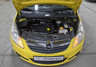 Подержанный автомобиль Opel Corsa 2007 года (9 фото)