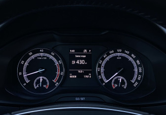 Подержанный автомобиль Skoda Karoq 2020 года (21 фото)