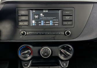 Подержанный автомобиль Kia Rio Hatchback 2021 года (16 фото)