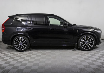 Подержанный автомобиль Volvo XC90 2021 года (5 фото)