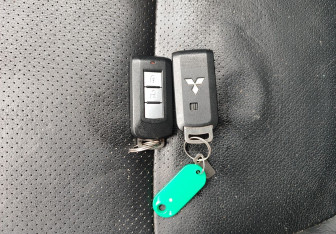 Подержанный автомобиль Mitsubishi Outlander 2012 года (17 фото)