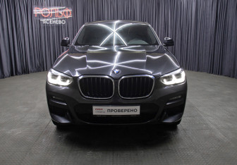 Подержанный автомобиль BMW X4 2021 года (2 фото)