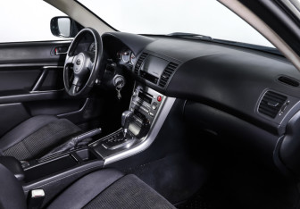 Подержанный автомобиль Subaru Outback Wagon 2005 года (11 фото)