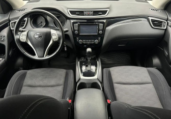 Подержанный автомобиль Nissan Qashqai 2015 года (11 фото)