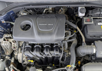 Подержанный автомобиль Hyundai Elantra Sedan 2017 года (9 фото)