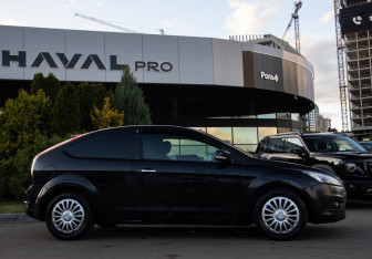 Подержанный автомобиль Ford Focus Hatchback 2008 года (3 фото)