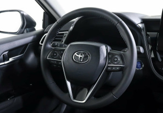 Подержанный автомобиль Toyota Camry Sedan 2022 года (10 фото)