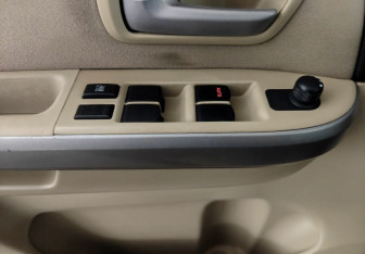 Подержанный автомобиль Suzuki Grand Vitara 2013 года (15 фото)