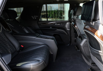 Подержанный автомобиль Cadillac Escalade Suv 2022 года (13 фото)