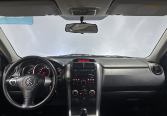 Подержанный автомобиль Suzuki Grand Vitara 2008 года (12 фото)