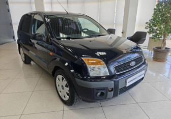 Подержанный автомобиль Ford Fusion 2007 года (3 фото)
